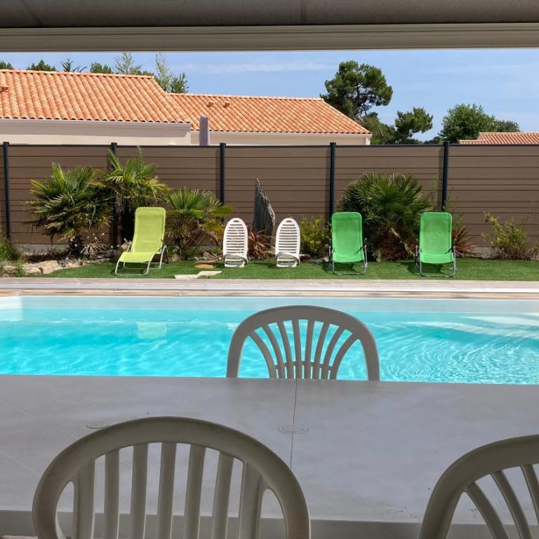 Villa turquoise - piscine privée, terrasse bois - Villa 3 Chambres - 17