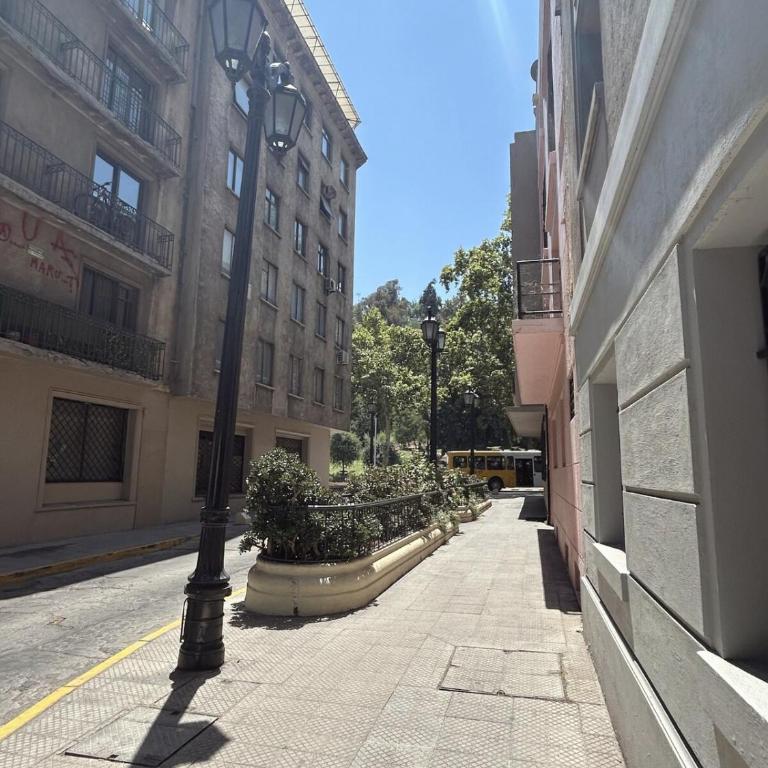 Refugio Urbano de Diseño en el Corazón de Santiago - Standard Apartment - 5