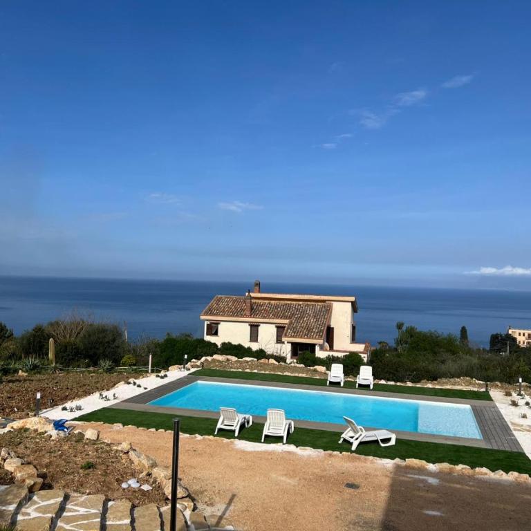 La Finestra sul Mare dello Zingaro - Camera Matrimoniale con Vista Parco - 25