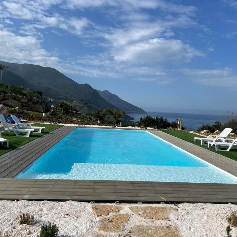 La Finestra sul Mare dello Zingaro - Camera Matrimoniale con Vista Parco - 1