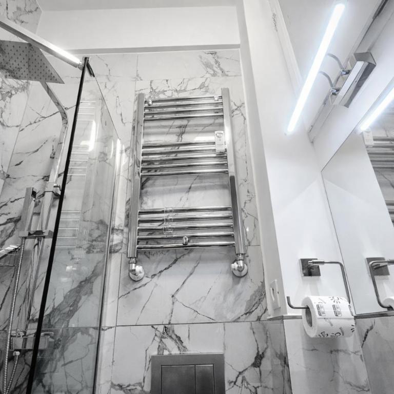 Free Parking - The Tigullio Suite - ML - Appartamento Deluxe con 2 Camere da Letto e Balcone - 26