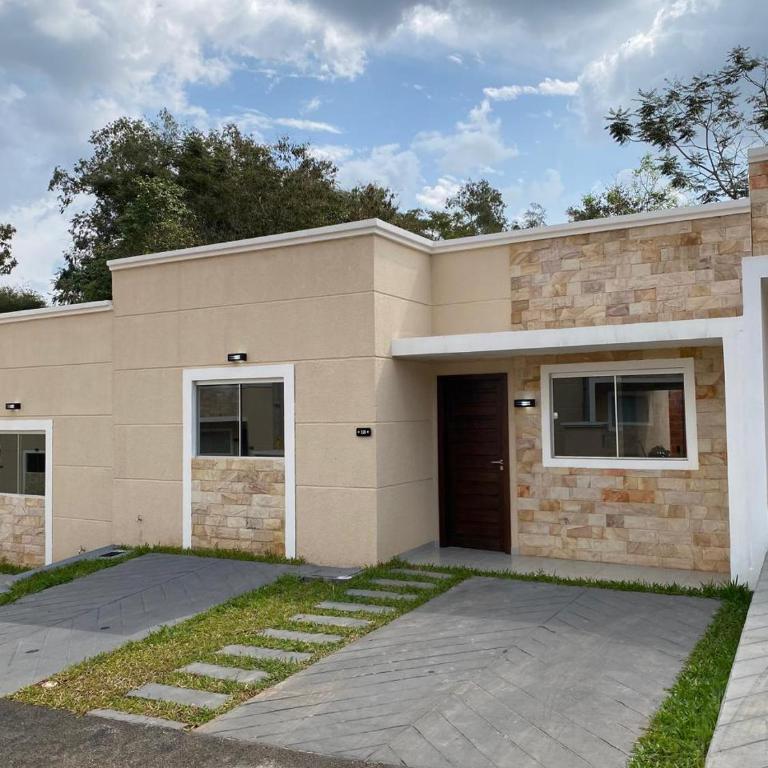 Casa en condominio cerrado en Luque con piscina - Three-Bedroom House - 1