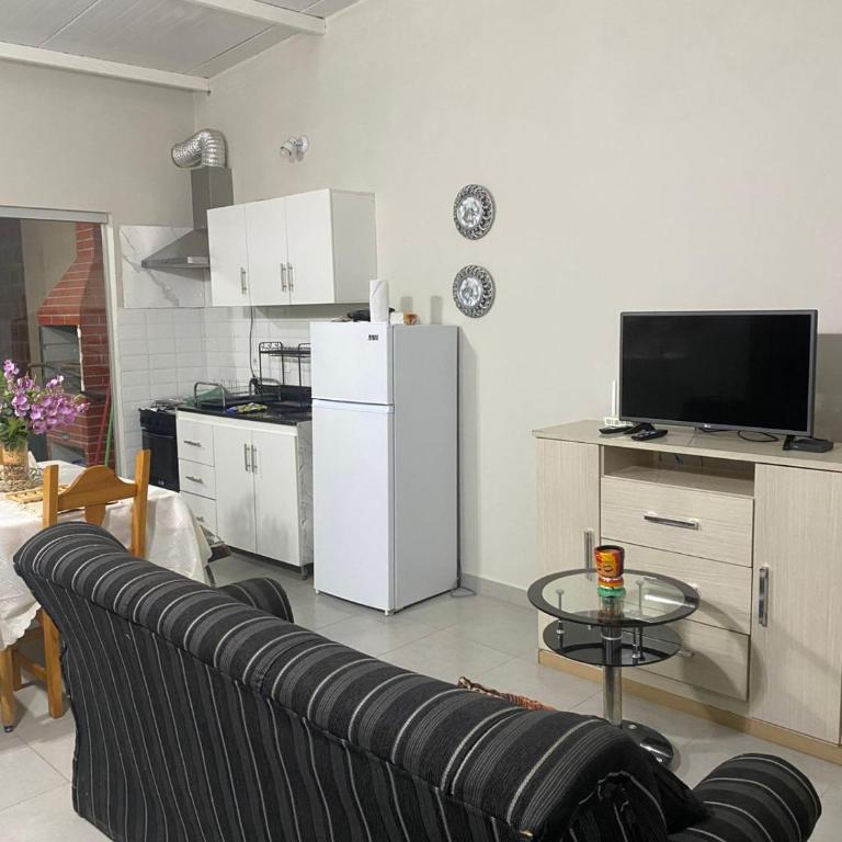 Casa en condominio cerrado en Luque con piscina - Three-Bedroom House - 2
