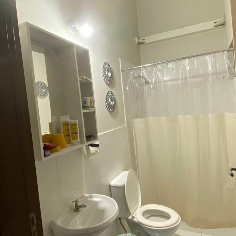 Casa en condominio cerrado en Luque con piscina - Three-Bedroom House - 3
