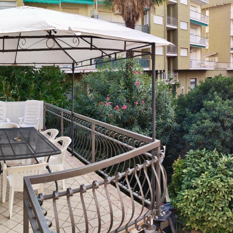 Casa delle Rose - Appartamento con 2 Camere da Letto e Terrazza - 8