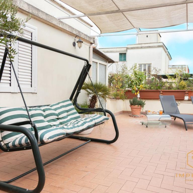 Imperium Penthouse - Private terrace, 2-4 pax, 2 minutes to metro, A-C - Appartamento con 2 Camere da Letto - 25