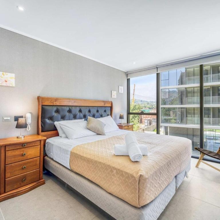 Signature Home Comfy Apartment With Pool and Balcony - Three-Bedroom Apartment - 16