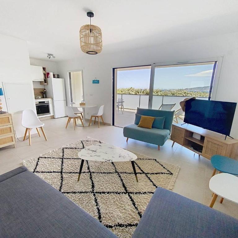 Appartement T2 avec vue mer et citadelle - Apartamento de 1 dormitorio con balcón y vistas al mar - 1