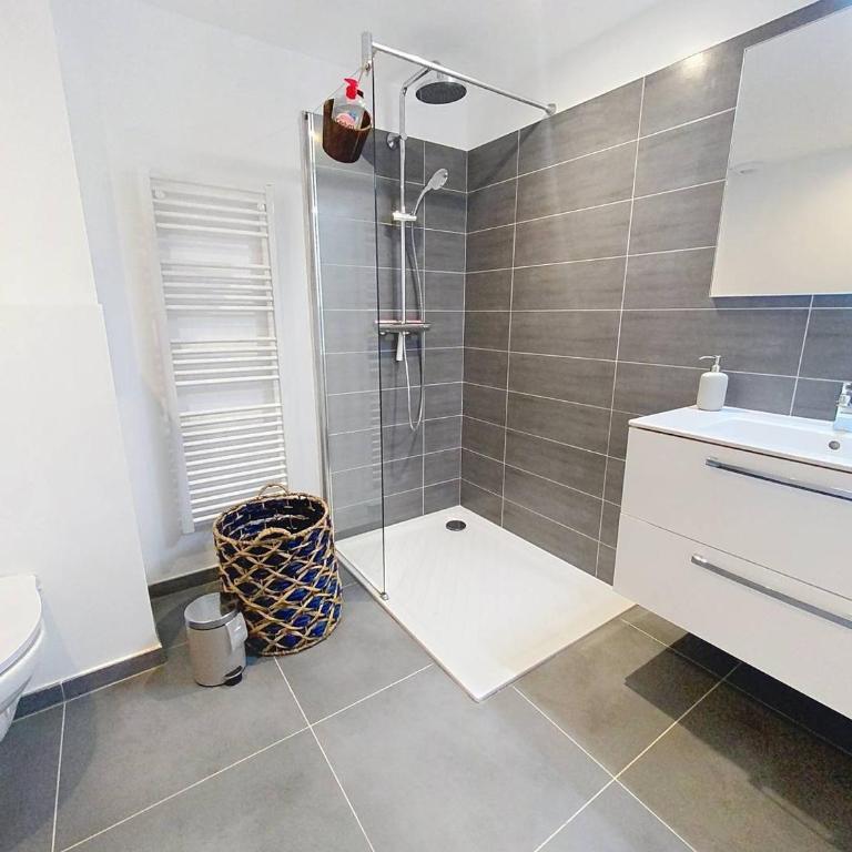 Appartement T2 avec vue mer et citadelle - Apartamento de 1 dormitorio con balcón y vistas al mar - 4