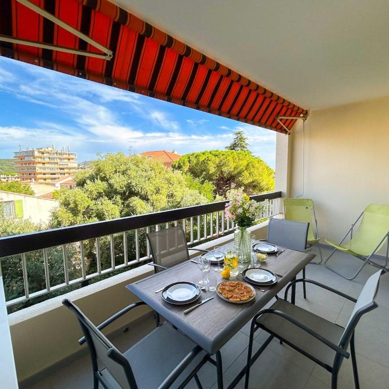Studio en plein coeur de Sanary - parking - Appartement 1 Chambre - 1
