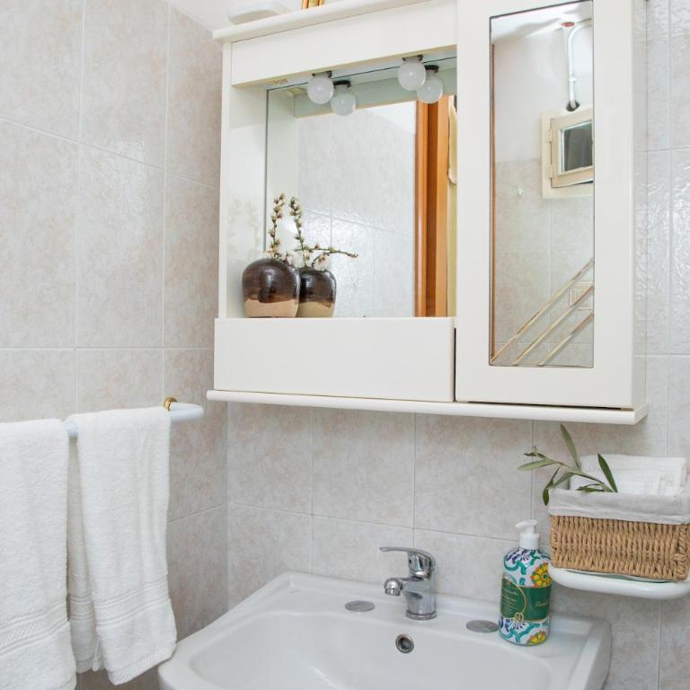 Charming Townhouse in Old Town with Roof Terrace - Two-Bedroom Townhouse - 21