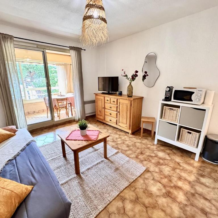 Charmant appartement sur le port de Hyères, proche des plages - Apartment - 4