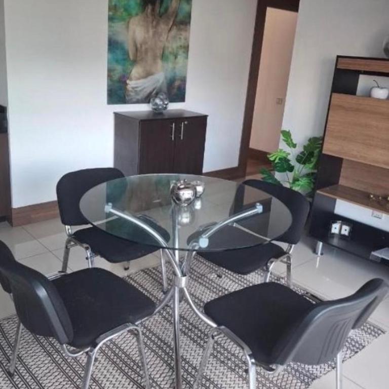 Departamento cómodo con excelente ubicación - Apartamento de 2 dormitorios con vistas - 15
