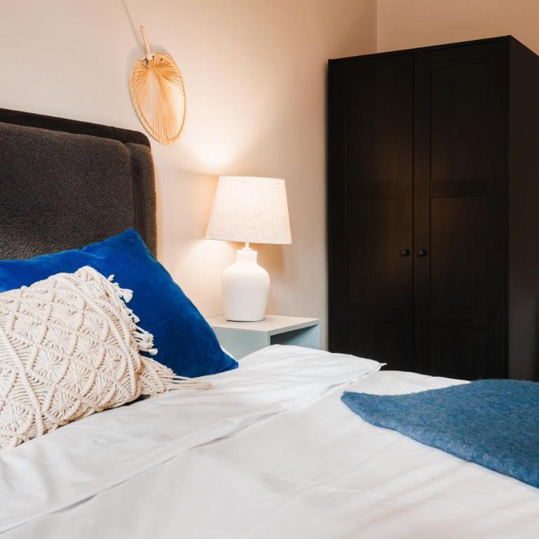 Majestic Home 108m2 with Balcony Foosball Old Town - Three-Bedroom Premium Apartment with Balcony - 29