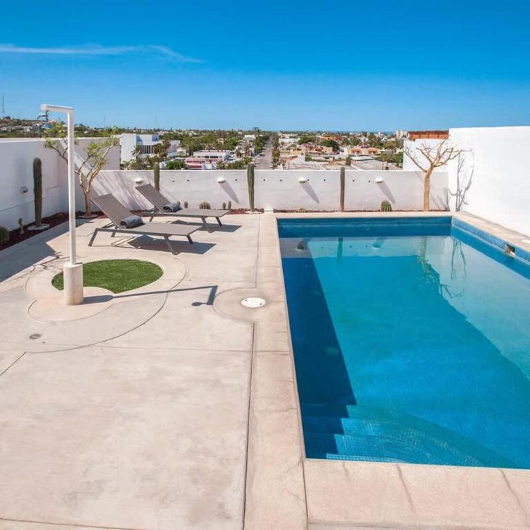 Private Terrace BBQ Pool Walk to Beach - Vacation Home - 31