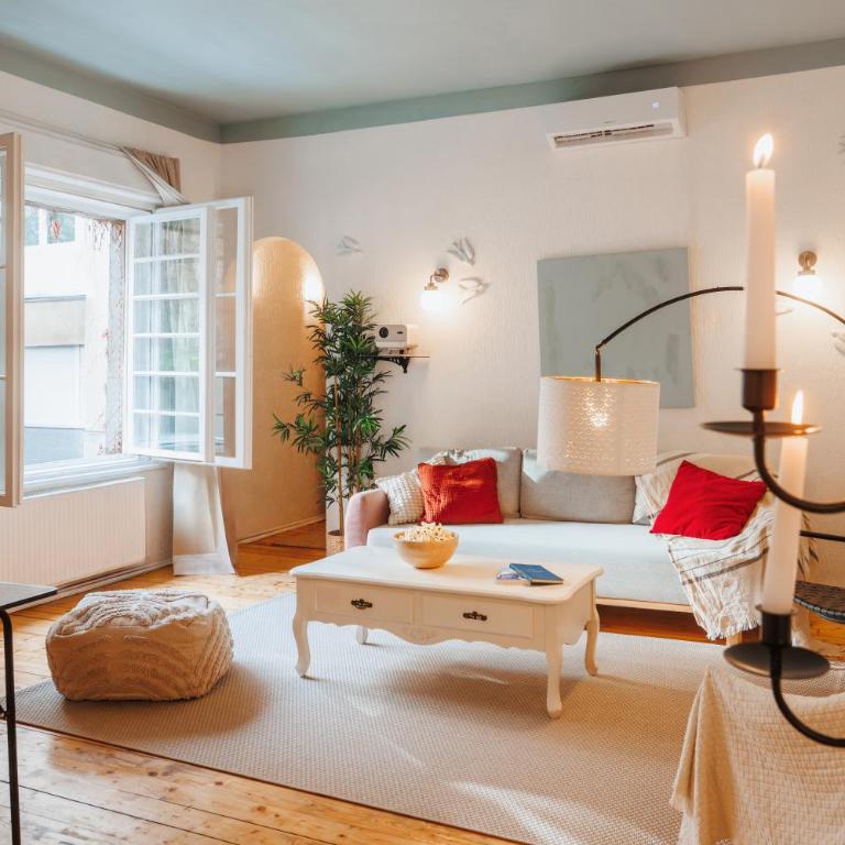 Company Mansion with Cinema & Balcony Old Town - Four-Bedroom Apartment with Balcony - 20