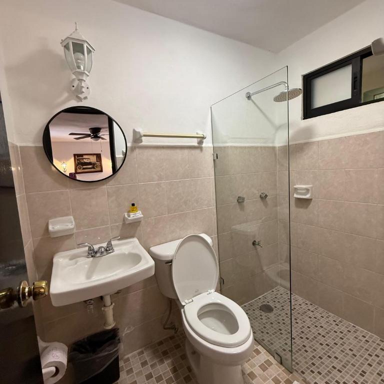 Hotel Valladolid - Habitación Cuádruple Estándar - 1