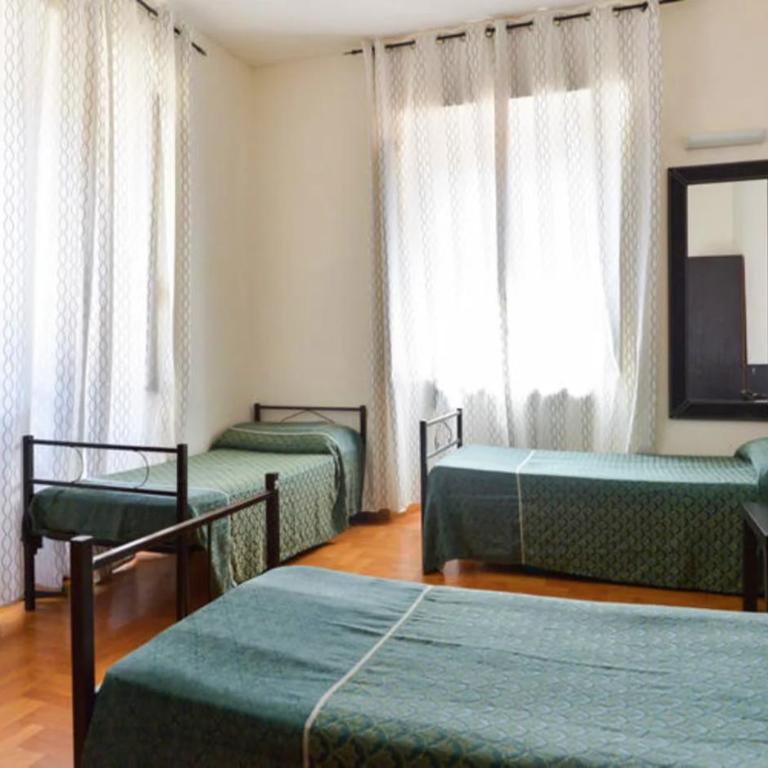 Ogbay Backpackers Haven - Posto Letto in Dormitorio Misto con 6 Letti - 2