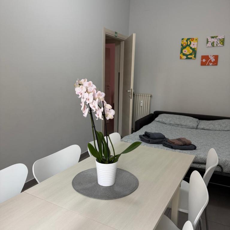 Roman Art Apartment - Metro C to Colosseum - Appartamento con 2 Camere da Letto - 4