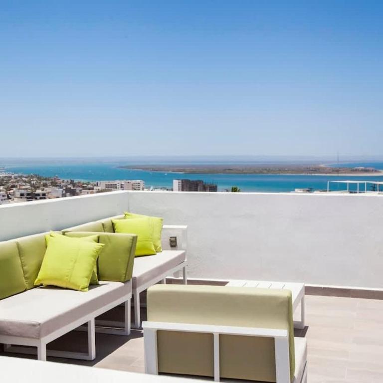 Rooftop Oceanview Pool Gym Minutes to Beach - Vacation Home - 2