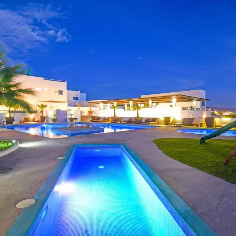 Rooftop Oceanview Pool Gym Minutes to Beach - Vacation Home - 43