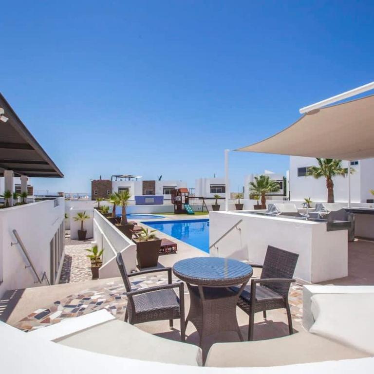 Rooftop Oceanview Pool Gym Minutes to Beach - Vacation Home - 44