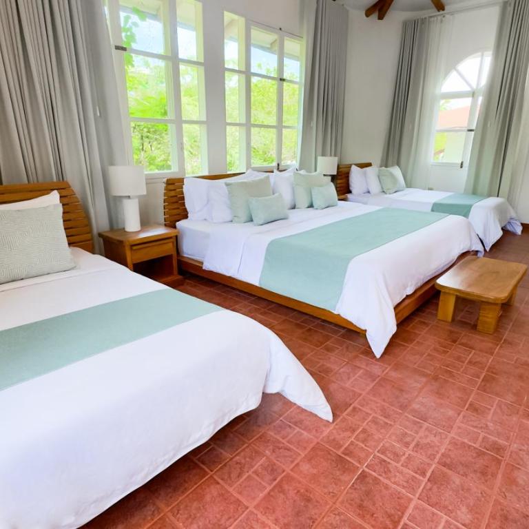 Hotel Angermeyer Waterfront Inn - Quadruple Room with Private Bathroom - 6