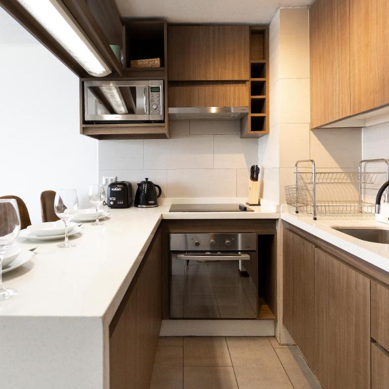 Dpto a pasos del Parque Arauco en Las Condes con Aire acondicionado - Two-Bedroom Apartment - 36