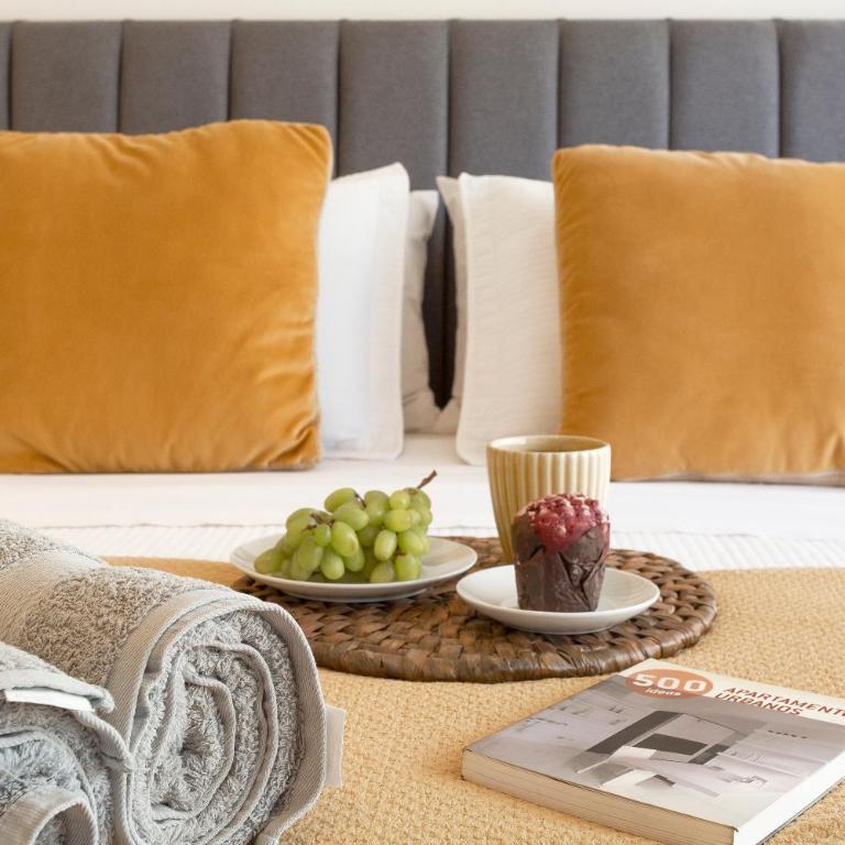 Dpto a pasos del Parque Arauco en Las Condes con Aire acondicionado - Two-Bedroom Apartment - 2