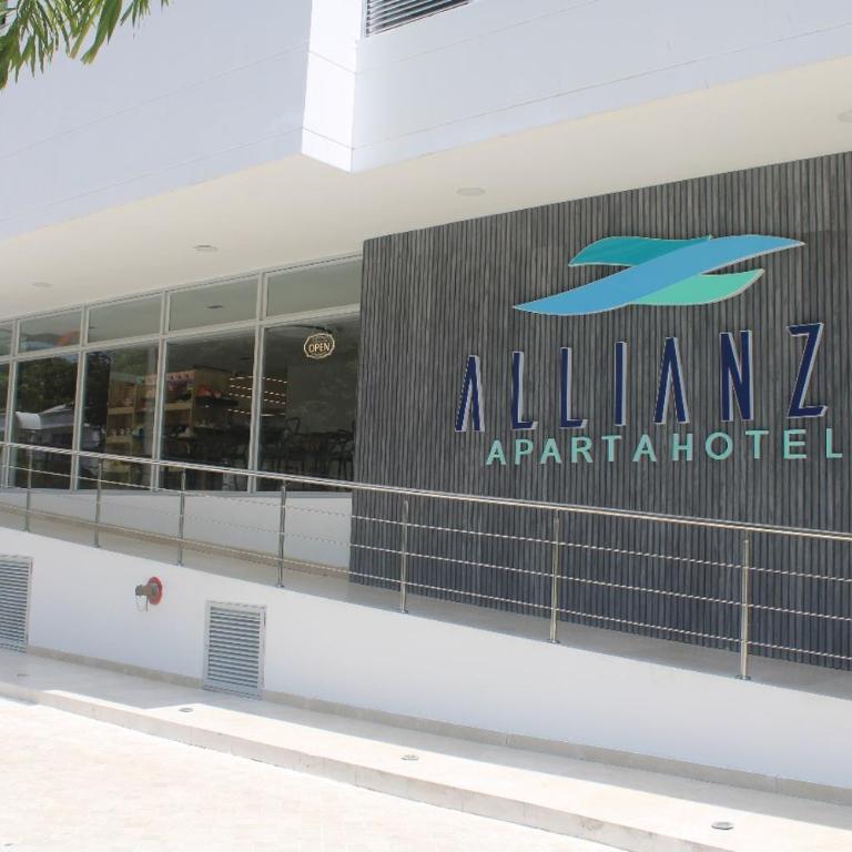 Allianze Apartahotel - Three-Bedroom Apartment - 12