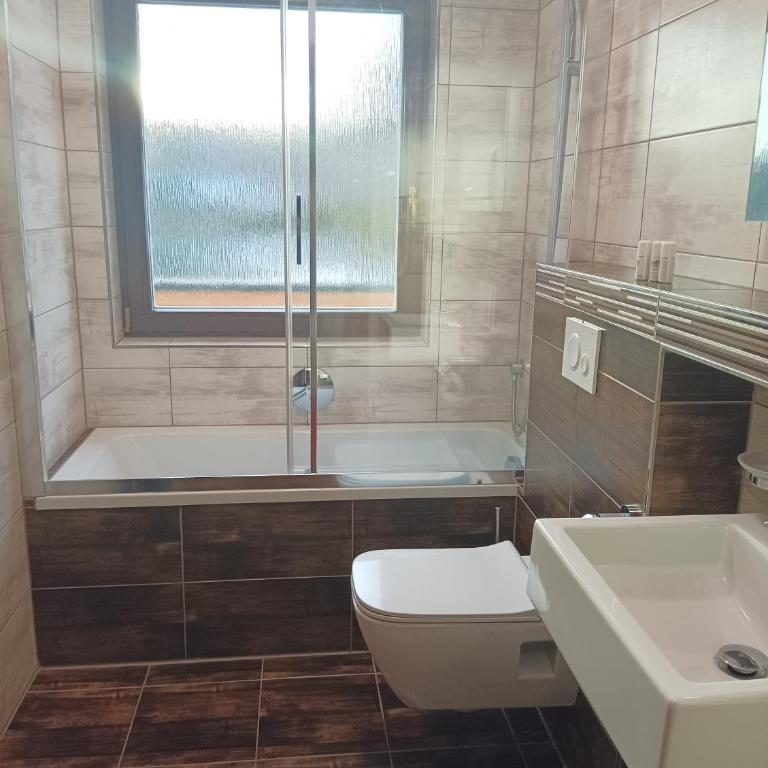 Pension Savisalo - Chambre Double Deluxe avec Lit d'Appoint - 4