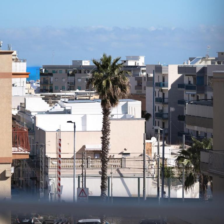Bright Balcony Haven in the Heart of Monopoli - Appartamento con Balcone - 9
