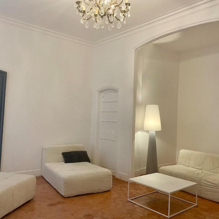 130 m2 Central à proximité plage et cathédrale - Appartement 3 Chambres - 1