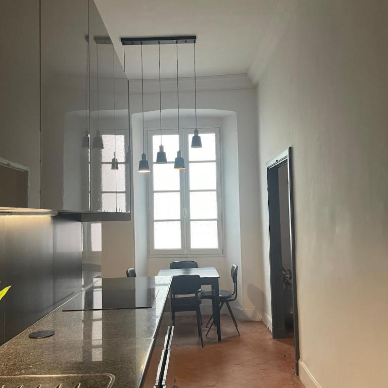 130 m2 Central à proximité plage et cathédrale - Appartement 3 Chambres - 30