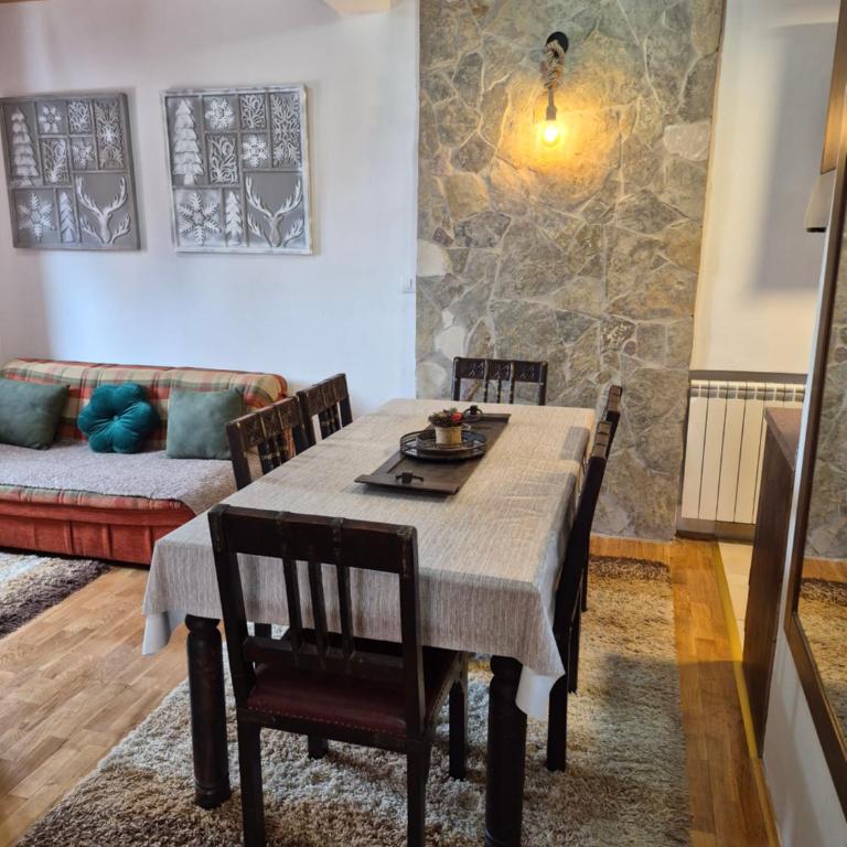Family Apartments - Family Suite with Balcony - 5