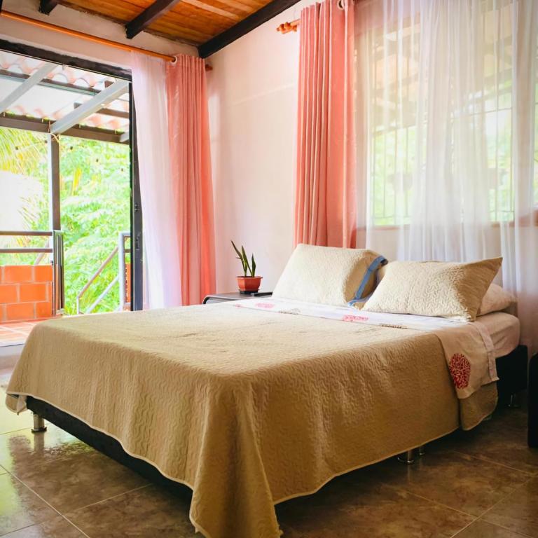 B&B Villa CALASAN - Habitación Doble con vistas a la piscina - 3