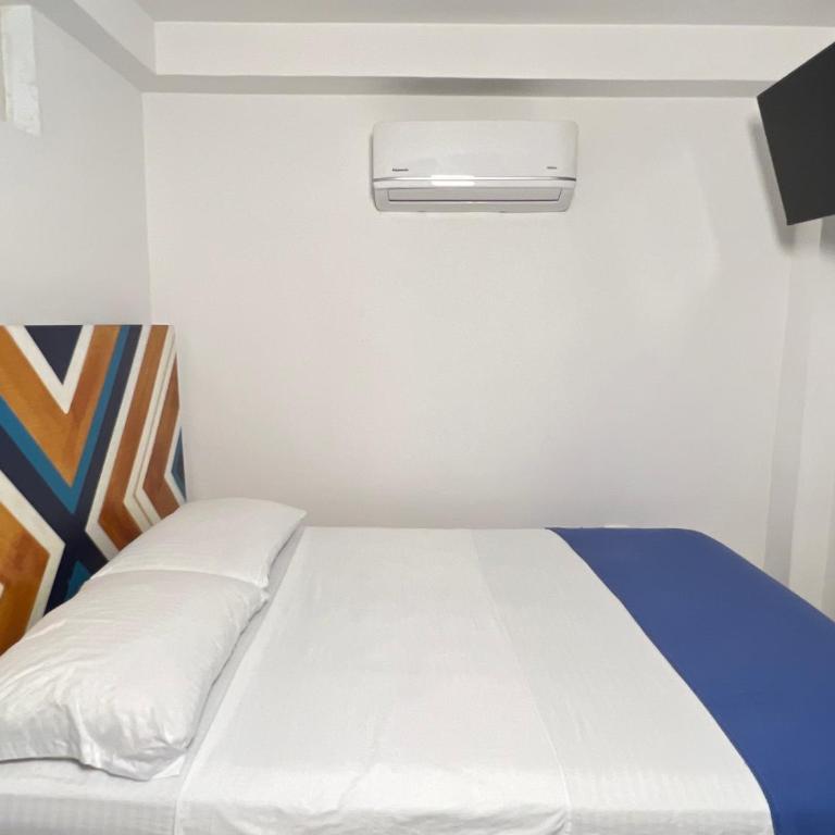 Hostal Nomadas - Habitación Doble con baño privado - 7