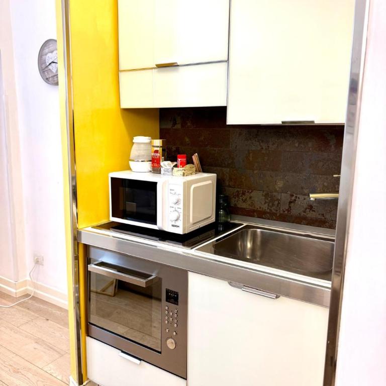 Varese Suite Guest House - Camera Familiare con Bagno Privato - 20
