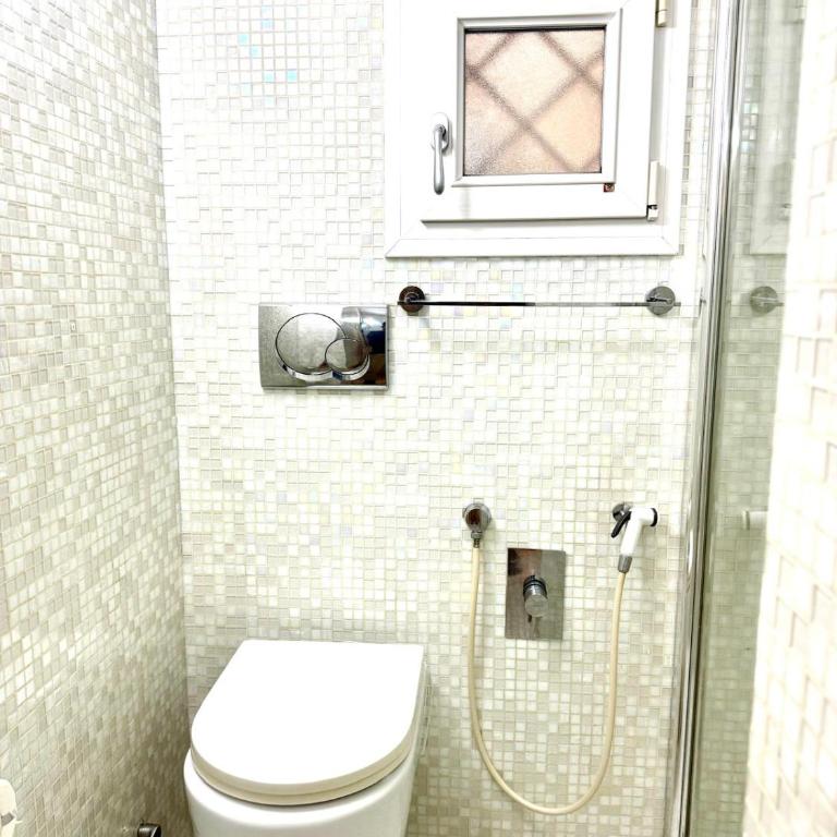 Varese Suite Guest House - Camera Familiare con Bagno Privato - 25