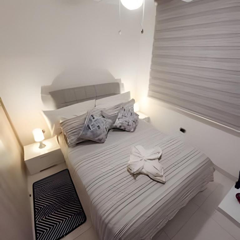 Apartamento moderno 3 hab - Three-Bedroom Apartment - 19