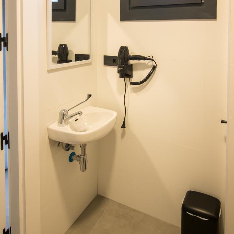 Hostel Nixar - Habitación Doble adaptada para personas con movilidad reducida - 7