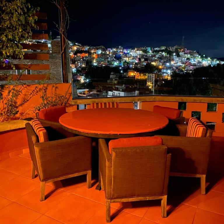 Casa Terraza - Three-Bedroom Apartment - 10