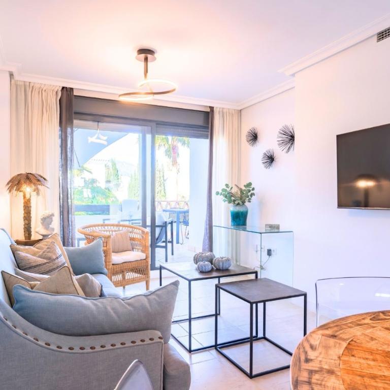 Sunny 2-Bedroom Apartment Pool & Terrace Estepona - Apartamento - 4