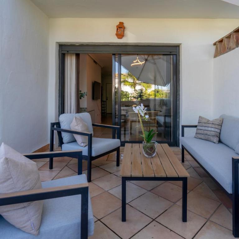 Sunny 2-Bedroom Apartment Pool & Terrace Estepona - Apartamento - 21