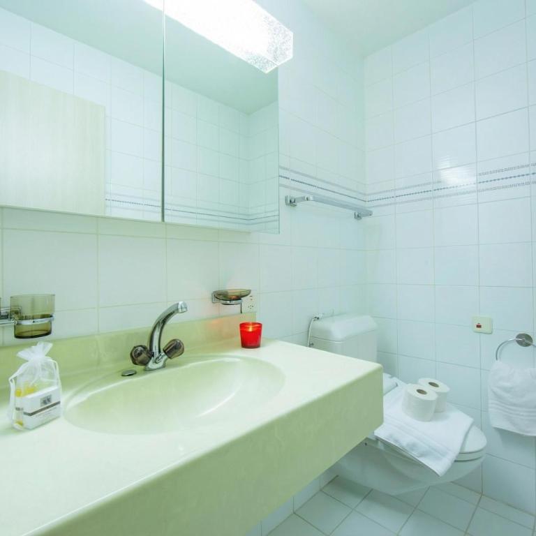 Maraini Elegante Apartment with Jacuzzi & Balcony - Happy Rentals - Appartamento con Terrazza - 15