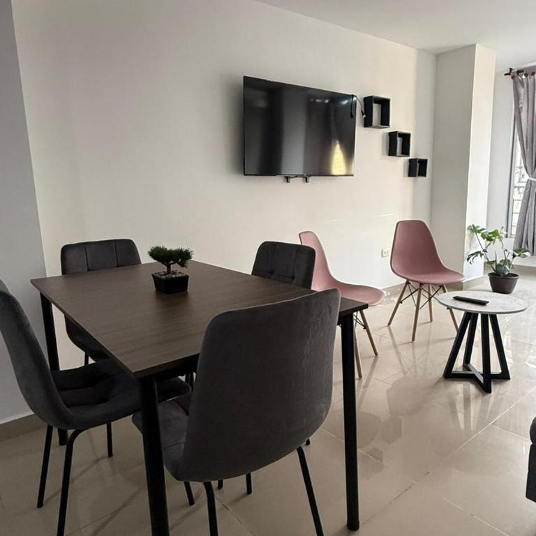 Moderno Apto central - Three-Bedroom Apartment - 5