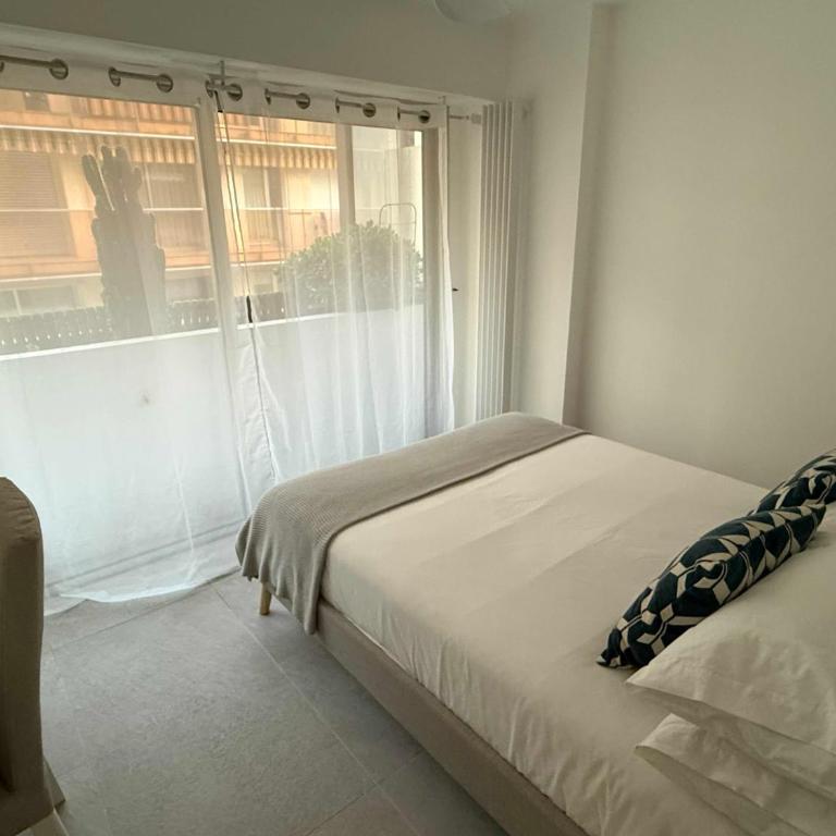 Albert 1er · Chic One-Bedroom Apartment with Parking - StayInAntibes - One-Bedroom Apartment - 10