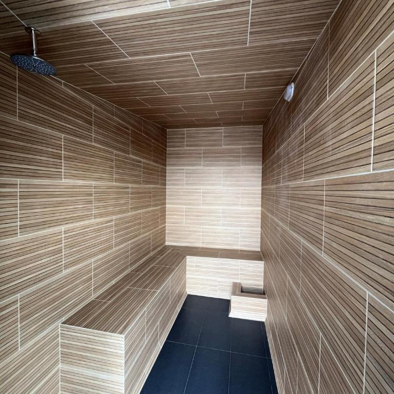 Alojamiento en Medellín, con Jaccuzzi en la terraza LOF By Roots Rentals - Apartamento de 1 dormitorio - 40