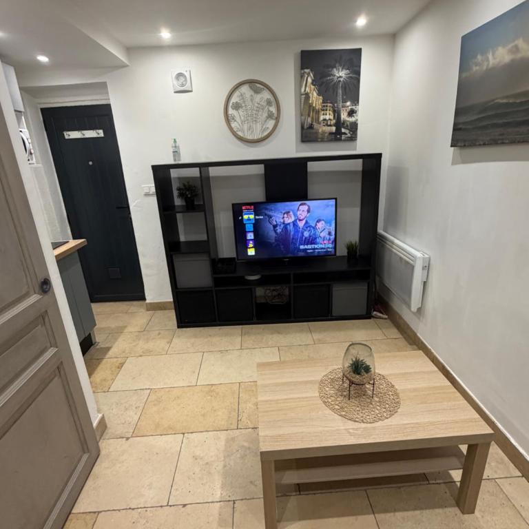 Studio plein centre aix en Provence - One-Bedroom Apartment - 1