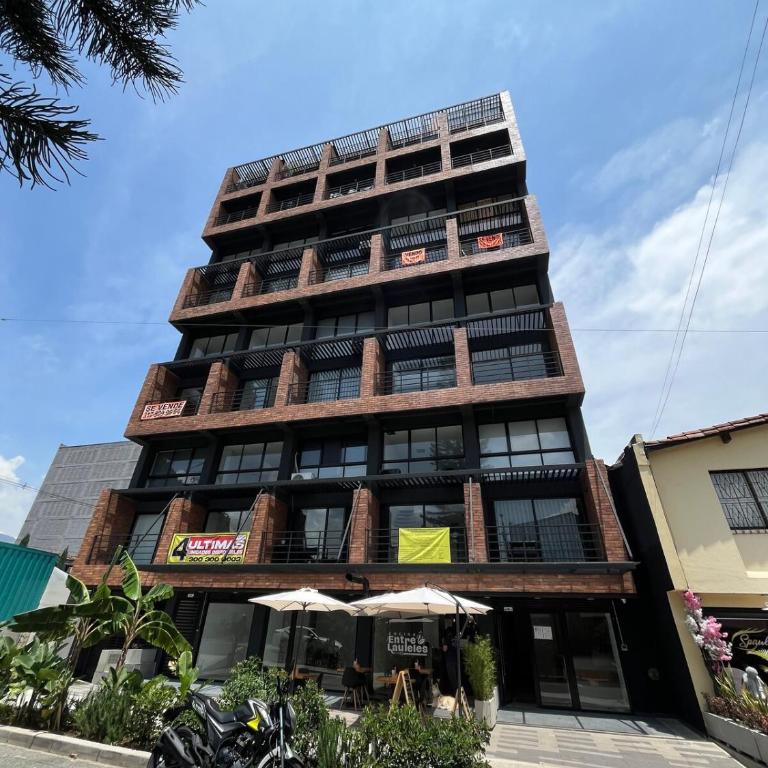 Alojamiento en Medellín, con Jaccuzzi en la terraza LOF By Roots Rentals - Apartamento de 1 dormitorio - 34